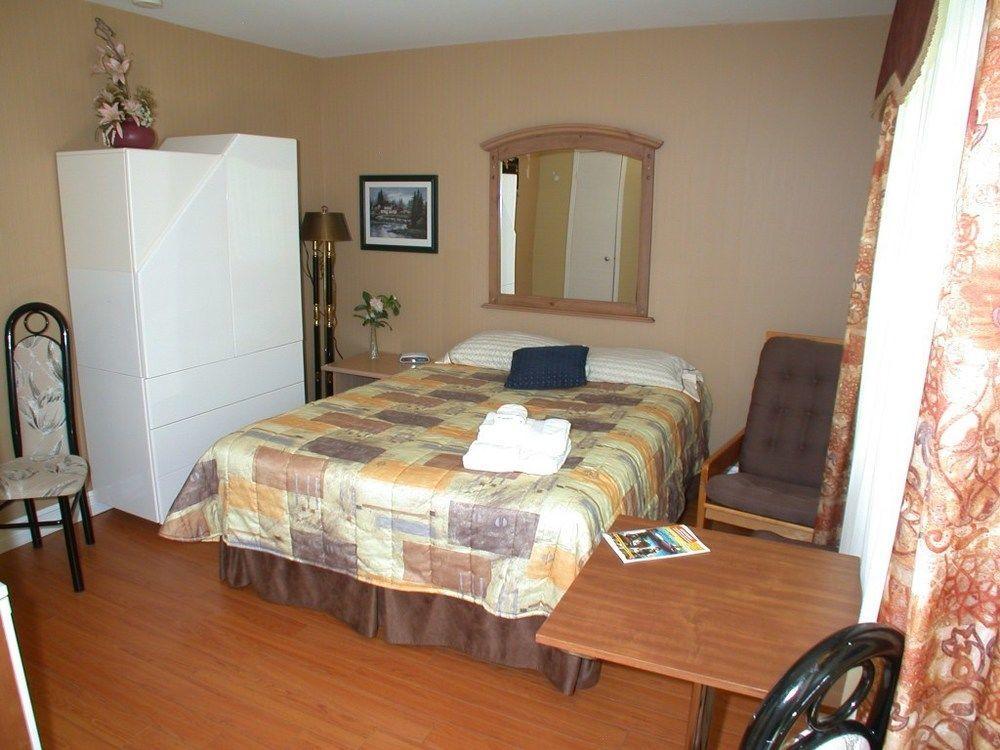 Motel Derfal Repentigny Exterior foto