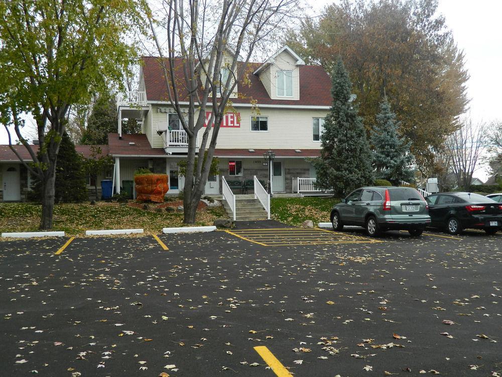 Motel Derfal Repentigny Exterior foto