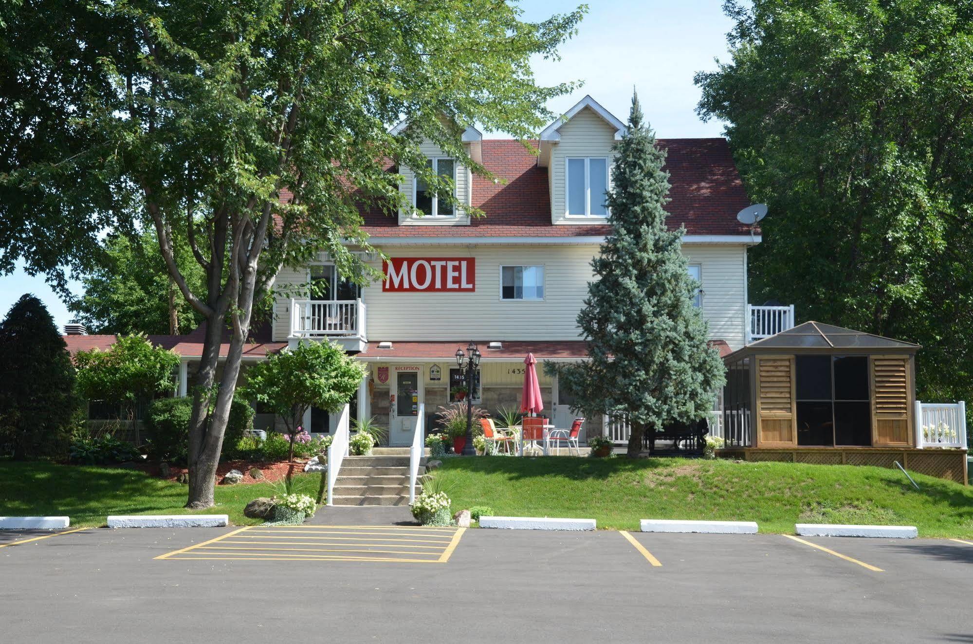 Motel Derfal Repentigny Exterior foto