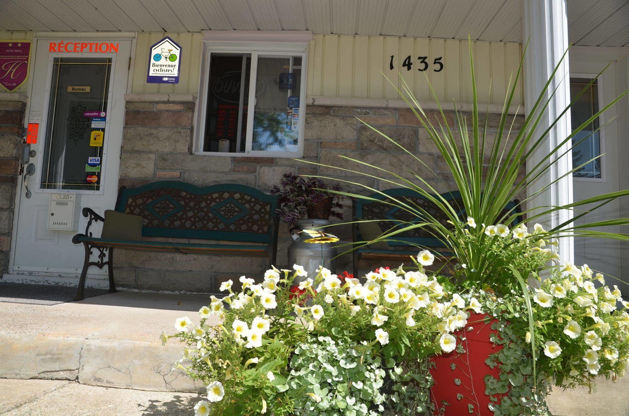 Motel Derfal Repentigny Exterior foto