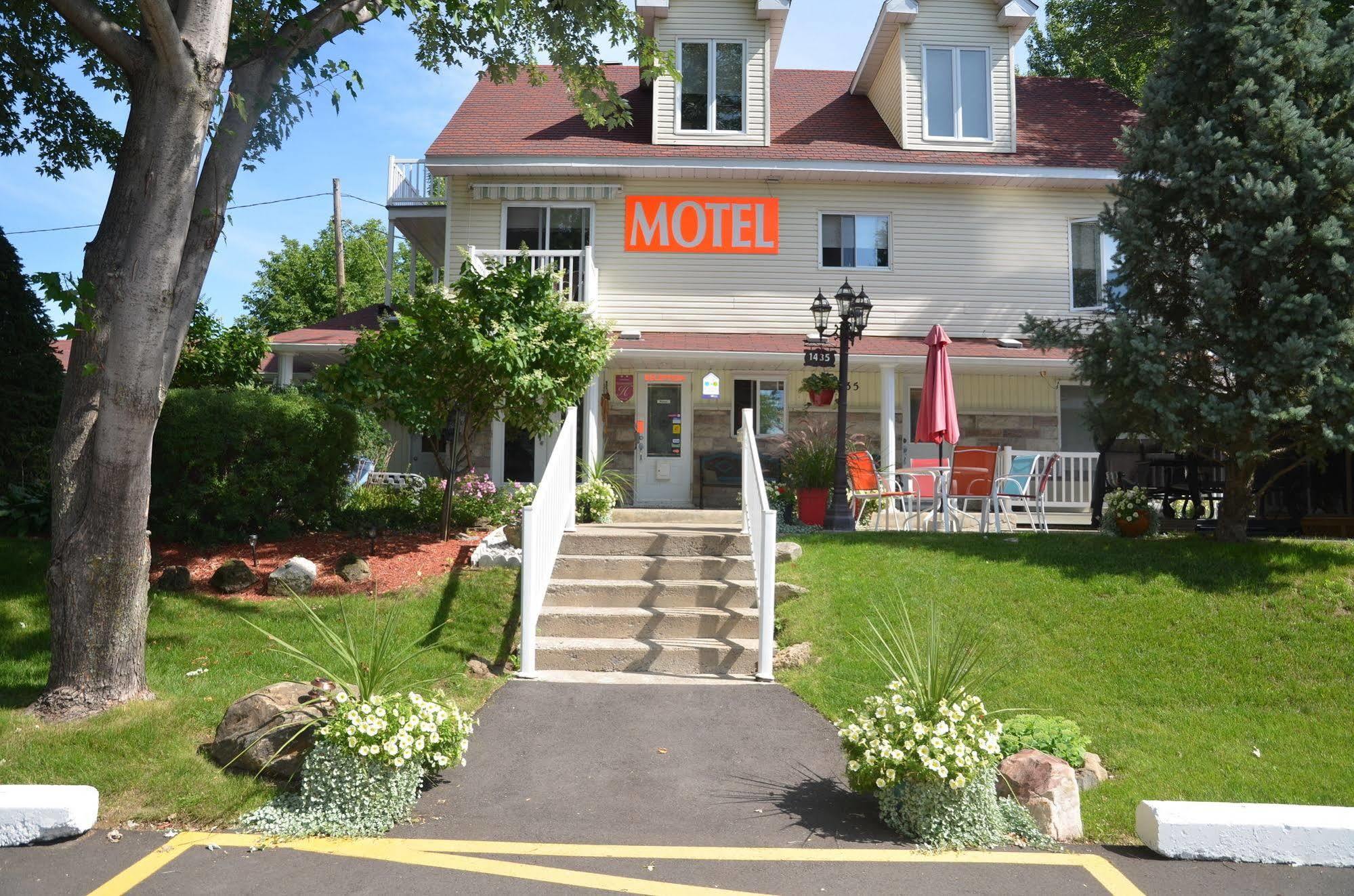 Motel Derfal Repentigny Exterior foto