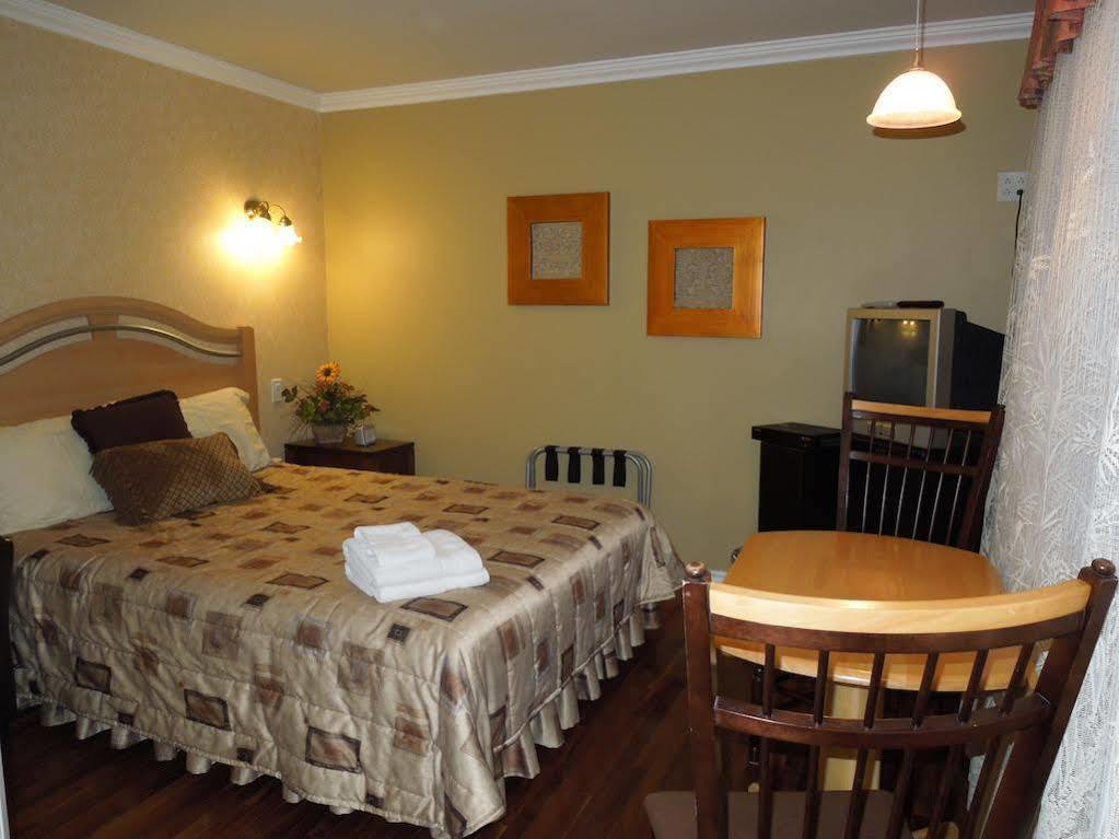 Motel Derfal Repentigny Exterior foto